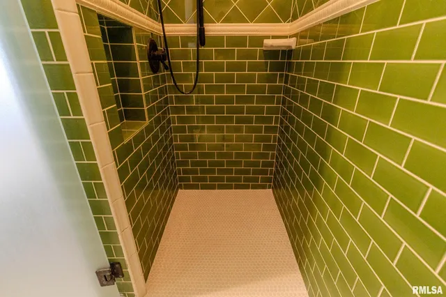 $455,000 | 905 East 1st N Street, Carlinville, IL 62626