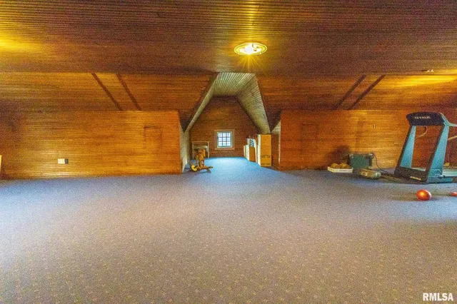 $455,000 | 905 East 1st N Street, Carlinville, IL 62626