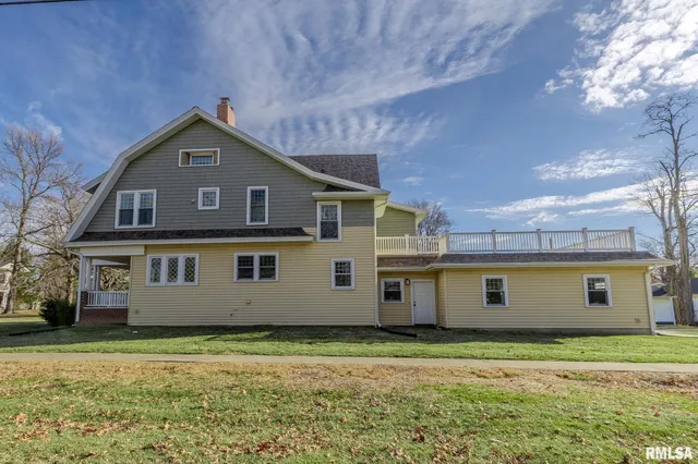 $455,000 | 905 East 1st N Street, Carlinville, IL 62626