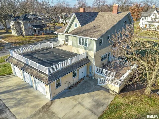 $455,000 | 905 East 1st N Street, Carlinville, IL 62626