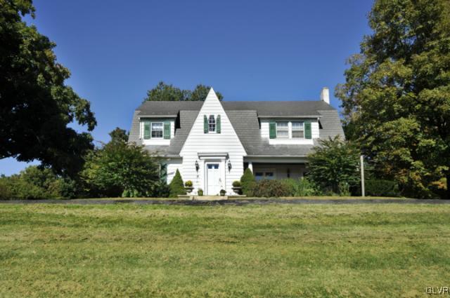 100 Springfield Drive Bangor, PA 18013 - Photo 2 of 39 a front view of house with yard and green space