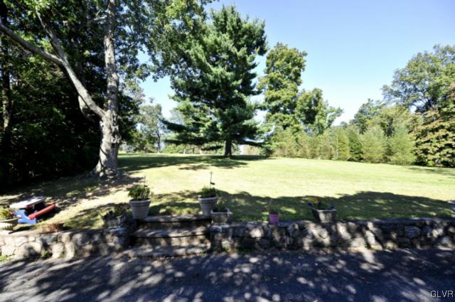 100 Springfield Drive Bangor, PA 18013 - Photo 3 of 39