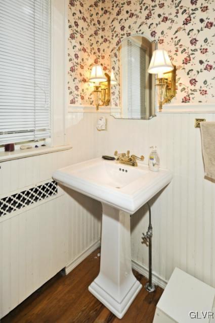 100 Springfield Drive Bangor, PA 18013 - Photo 8 of 39 a bathroom with a sink and a mirror