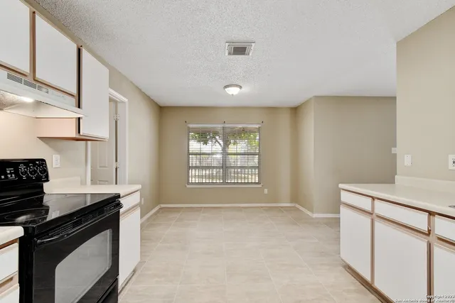 $1,600 | 10515 Talon Point, San Antonio, TX 78254