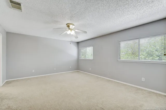 $1,600 | 10515 Talon Point, San Antonio, TX 78254