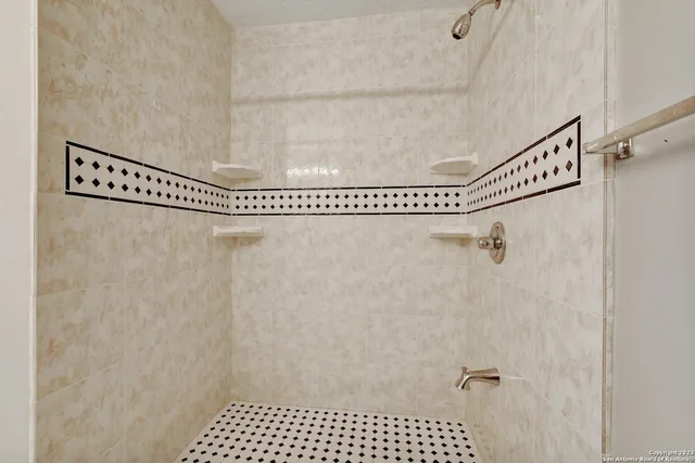 $1,600 | 10515 Talon Point, San Antonio, TX 78254