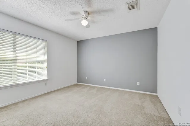 $1,600 | 10515 Talon Point, San Antonio, TX 78254