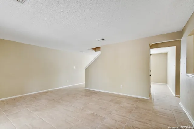 $1,600 | 10515 Talon Point, San Antonio, TX 78254