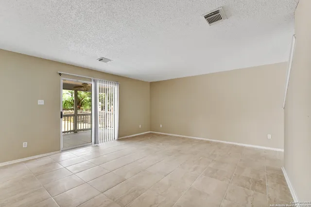 $1,600 | 10515 Talon Point, San Antonio, TX 78254
