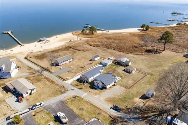 a bed room with a bed