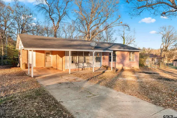 $164,900 | 411 Redbud Lane, Mount Pleasant, TX 75455