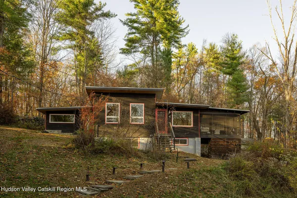 $599,000 | 41 Hickory Hill Road, Kerhonkson, NY 12446