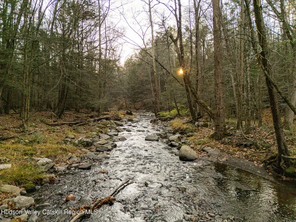 $599,000 | 41 Hickory Hill Road, Kerhonkson, NY 12446