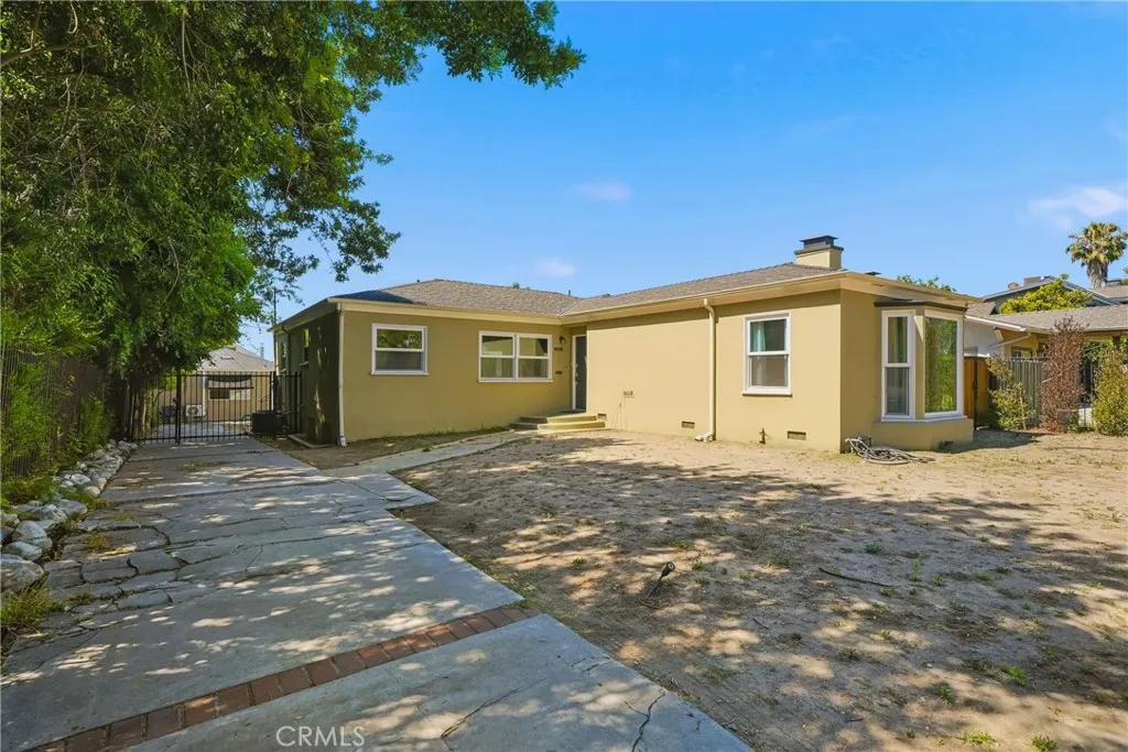 1770 Paloma Street Pasadena, CA 91104 - Photo 2 of 48