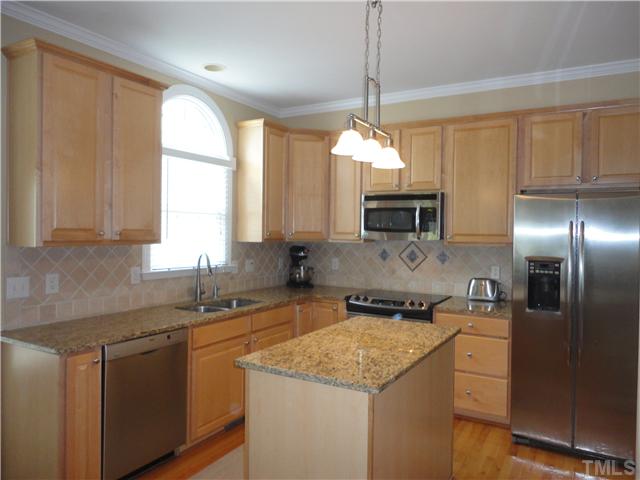 5000 Perception Lane Raleigh, NC 27613 - Photo 4 of 25 Granit counters and stainless steel appliances