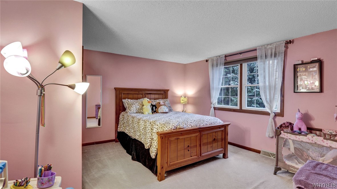 27 Southpoint Drive Lancaster, NY 14086 - Photo 26 of 43 Bedroom 3