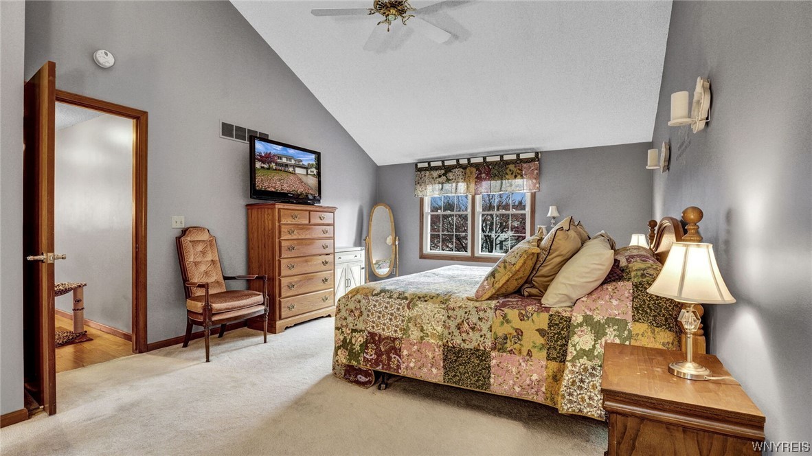 27 Southpoint Drive Lancaster, NY 14086 - Photo 33 of 43 2nd floor en-suite