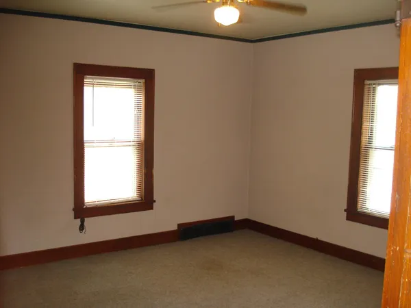 $240,000 | 610 8th Street Southwest, Austin, MN 55912