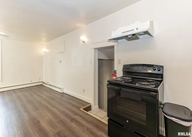 $125,000 | 633 7th Avenue South, Clinton, IA 52732