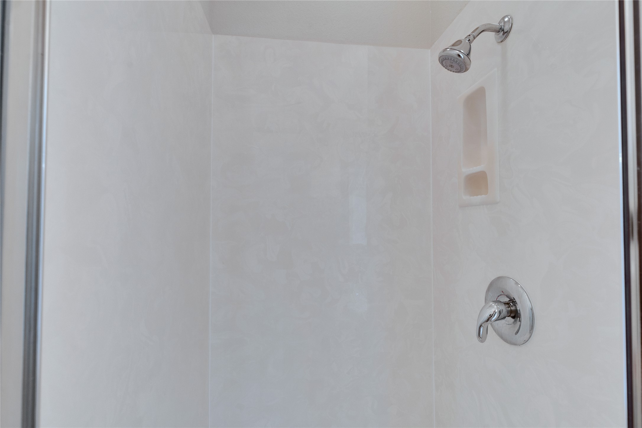 1900 Scofield Ridge Parkway, Unit 2701 Austin, TX 78727 - Photo 18 of 20 a bathroom with a shower