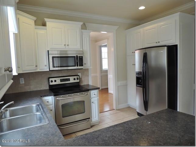 4307 Maple Leaf Lane Southwest Wilson, NC 27893 - Photo 13 of 28 11 Stainless Appliances