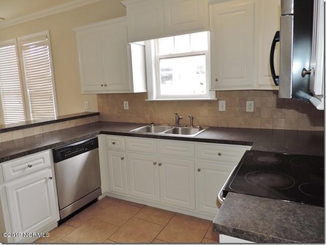 4307 Maple Leaf Lane Southwest Wilson, NC 27893 - Photo 10 of 28 8 Kitchen