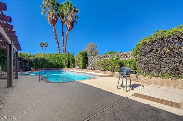 $550,000 | 894 Dianne Drive, Boulder City, NV 89005