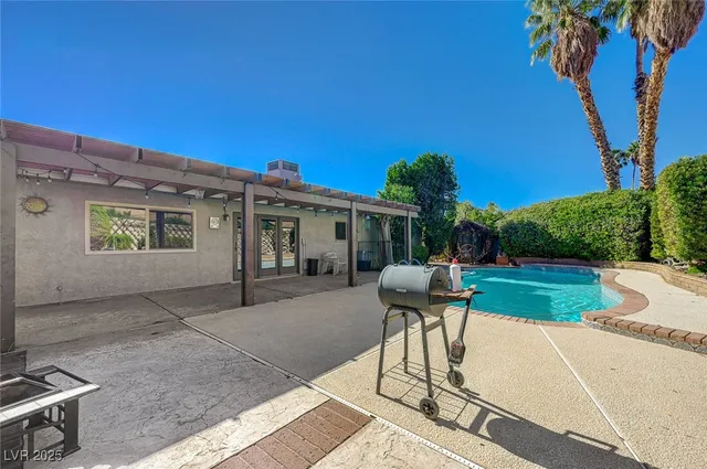 $550,000 | 894 Dianne Drive, Boulder City, NV 89005