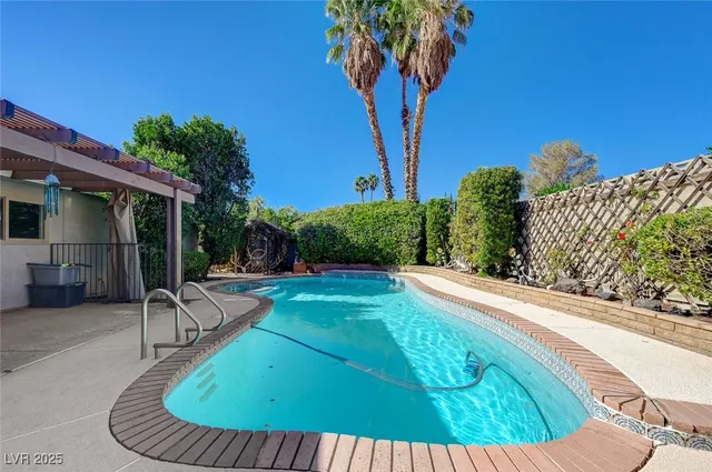 $550,000 | 894 Dianne Drive, Boulder City, NV 89005