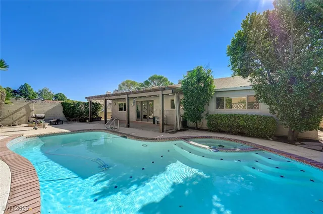 $550,000 | 894 Dianne Drive, Boulder City, NV 89005