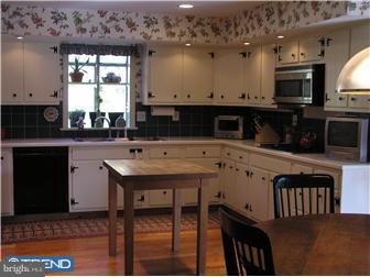 1516 Waynesborough Road Paoli, PA 19301 - Photo 5 of 12 Kitchen