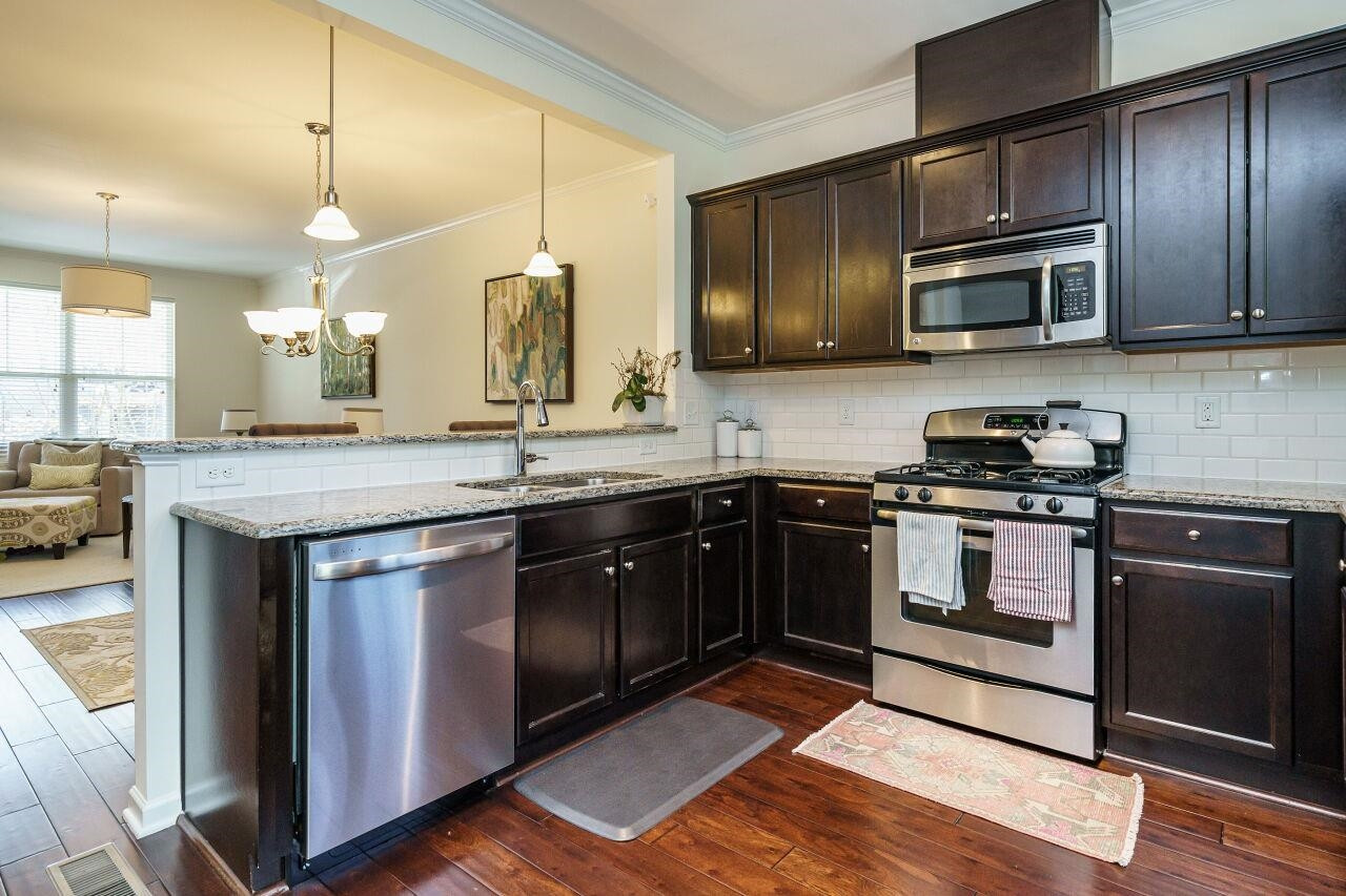 1533 Crafton Way Raleigh, NC 27607 - Photo 13 of 28 Photo 13