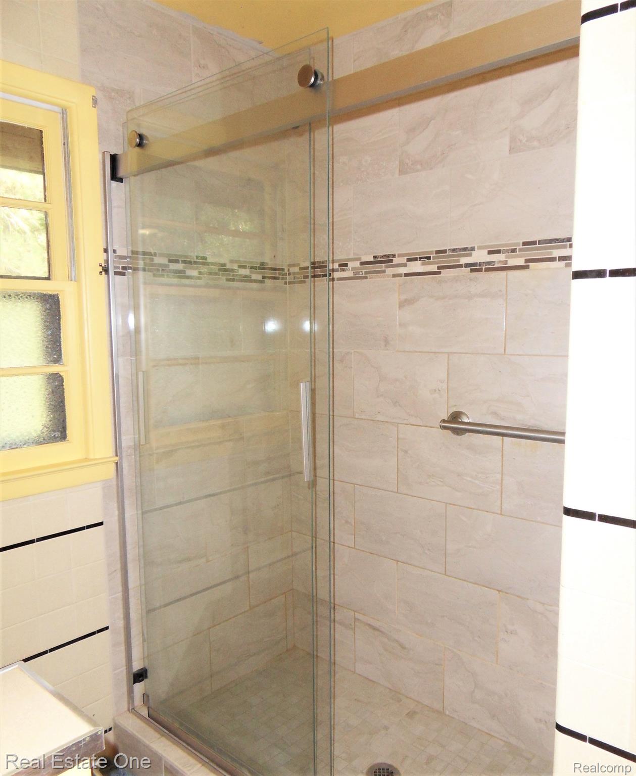 2154 West Commerce Road Milford, MI 48380 - Photo 19 of 31 Remodeled Shower