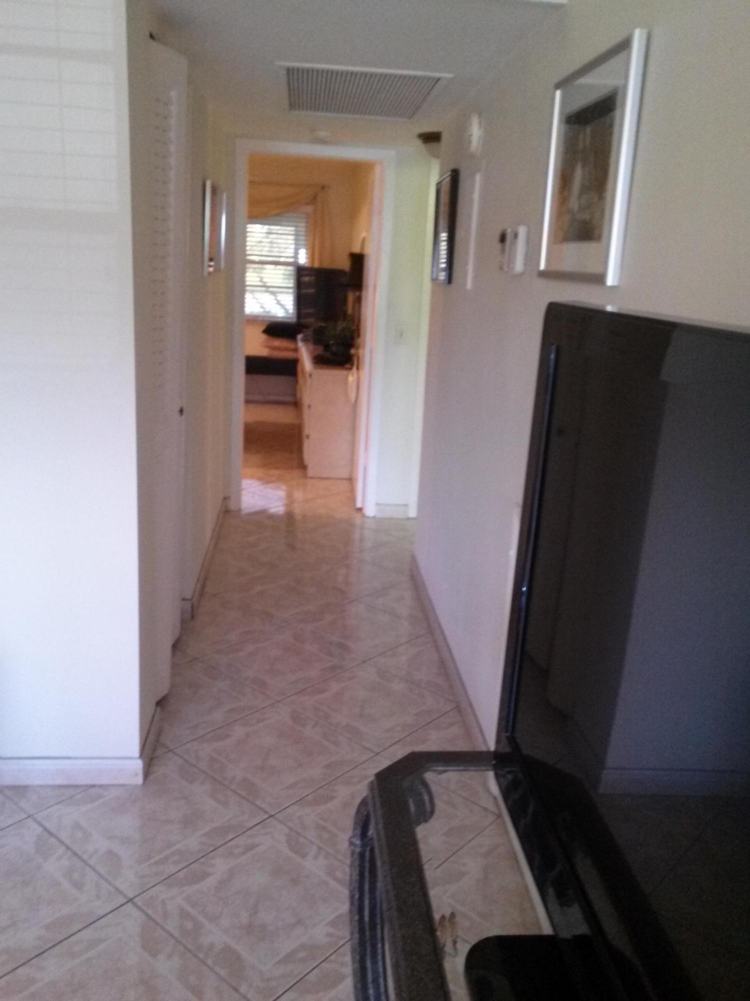 1026 Hythe B Boca Raton, FL 33434 - Photo 6 of 10 -HYTHE