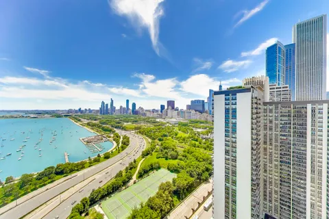 $585,000 | 155 North Harbor Drive, Unit 3102, Chicago, IL 60601