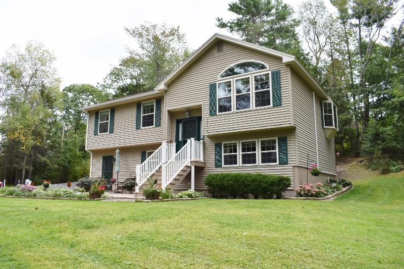 783 River Road Orrington, ME 04474 - Photo 3 of 30 DSC_0008 (800x533)