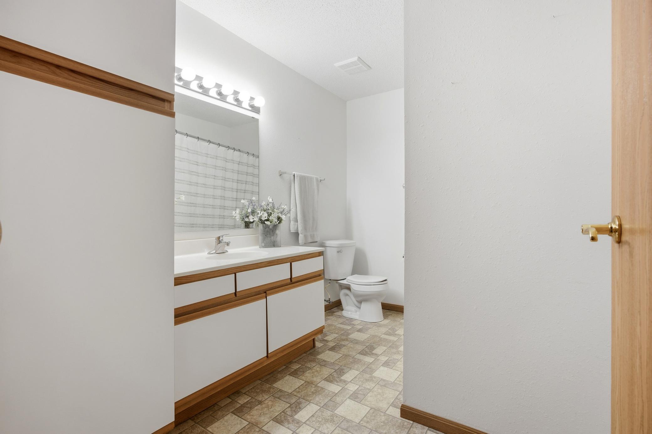 328 30th Street North Moorhead, MN 56560 - Photo 15 of 27