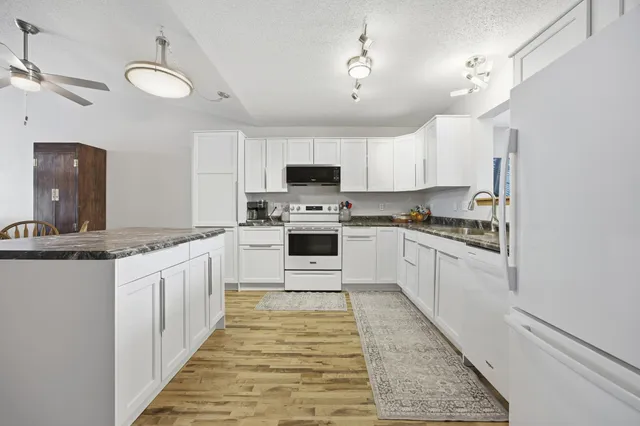 $279,900 | 328 30th Street North, Moorhead, MN 56560