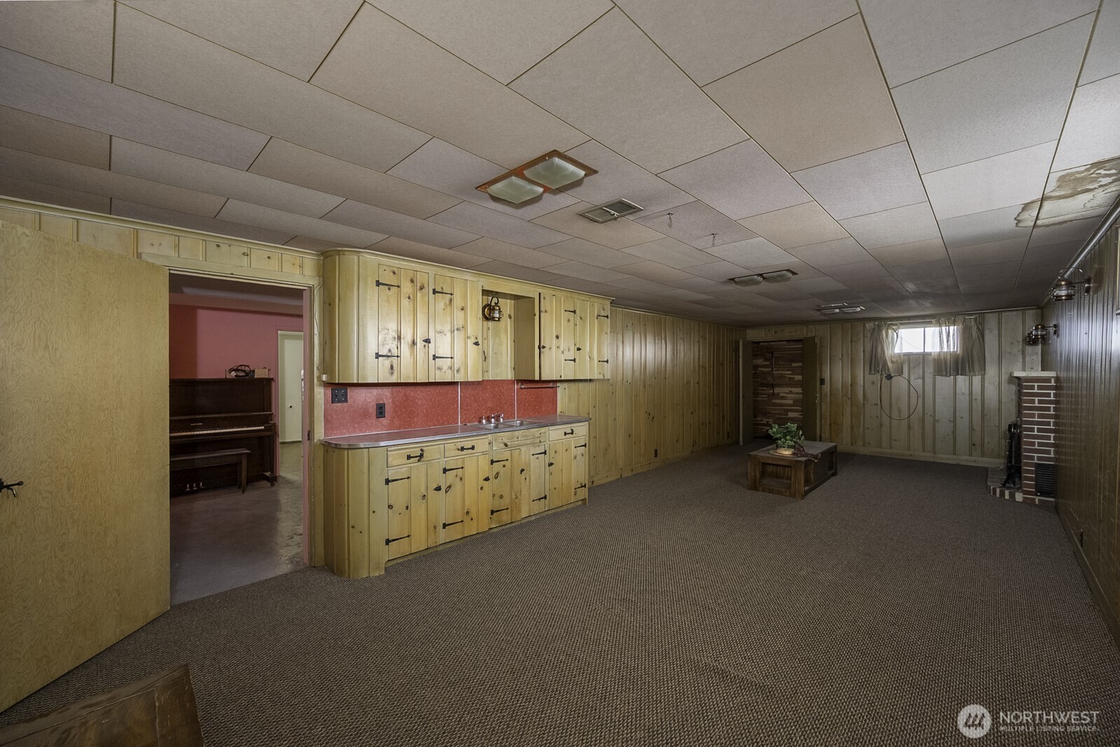 32244 Mohler Road East Mohler, WA 99154 - Photo 22 of 35 a view of a room with music instruments