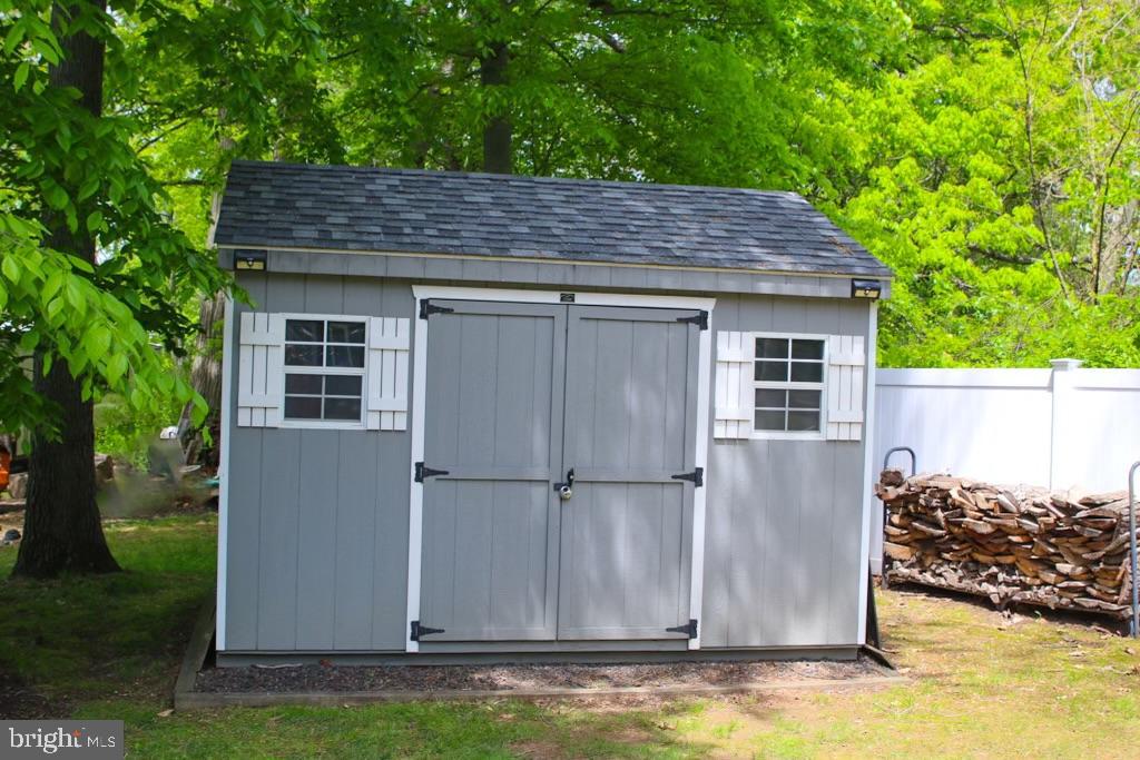 76 Home Road Hatboro, PA 19040 - Photo 40 of 47 Shed