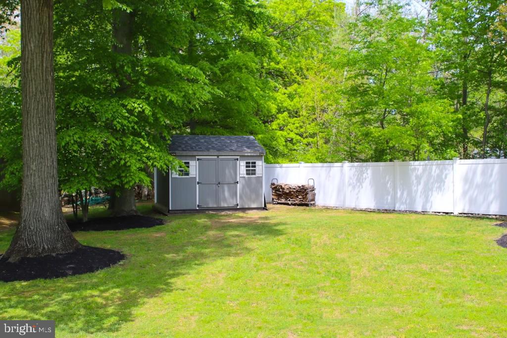 76 Home Road Hatboro, PA 19040 - Photo 46 of 47 Side Yard View