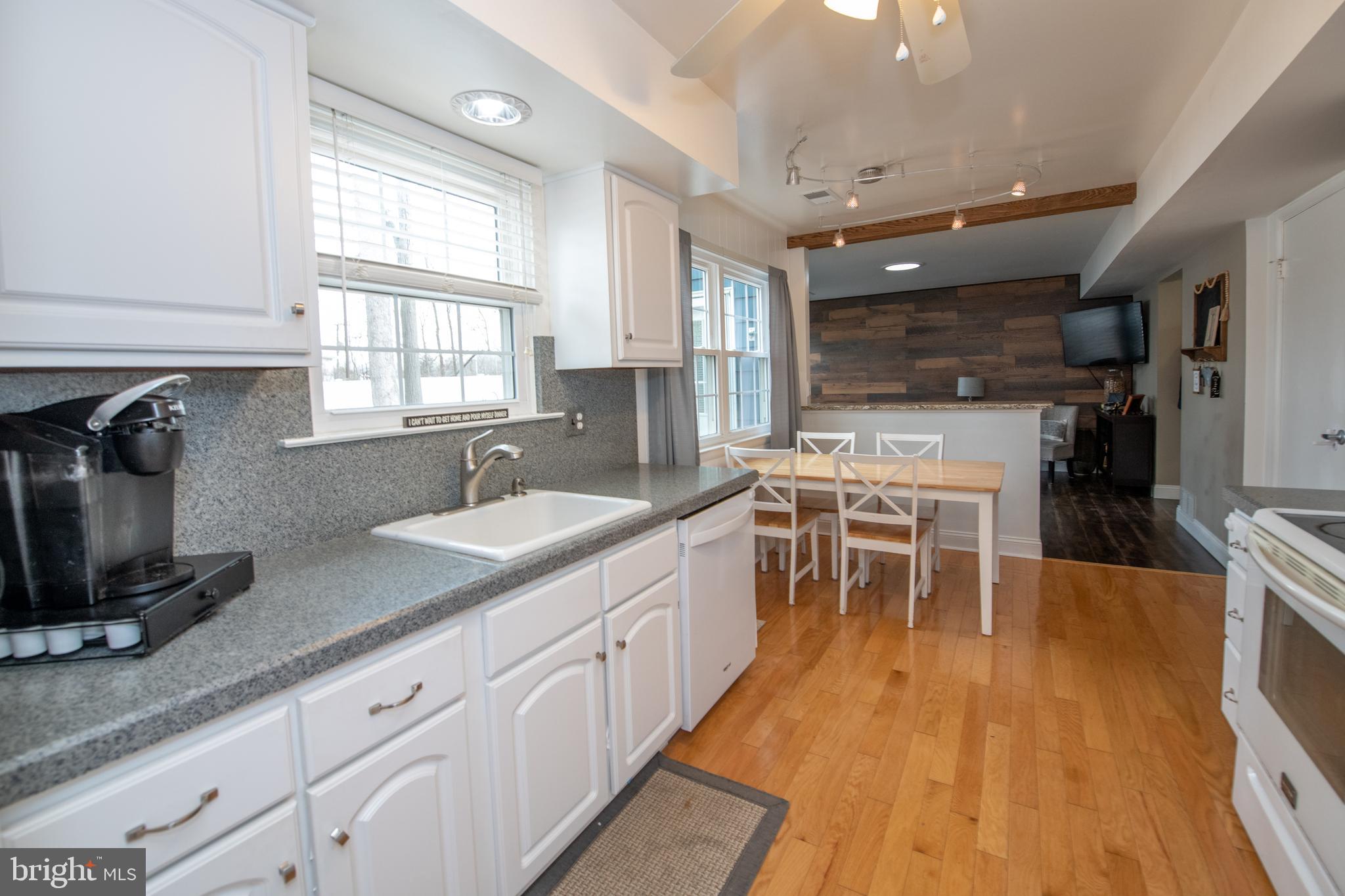 76 Home Road Hatboro, PA 19040 - Photo 7 of 47 Kitchen