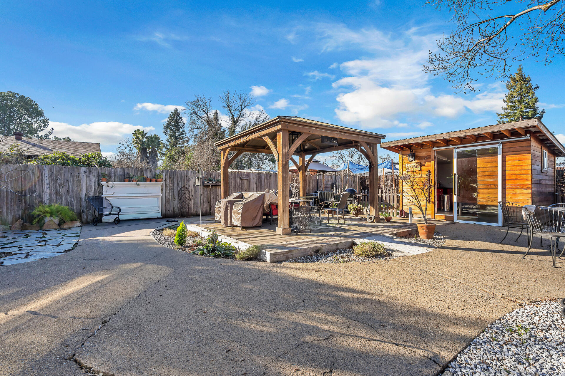 2010 Athens Avenue Redding, CA 96001 - Photo 23 of 40 2010AthensAvenue-1