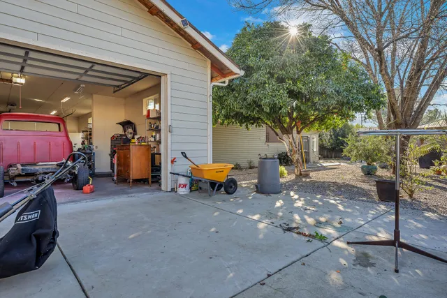 $399,000 | 2010 Athens Avenue, Redding, CA 96001