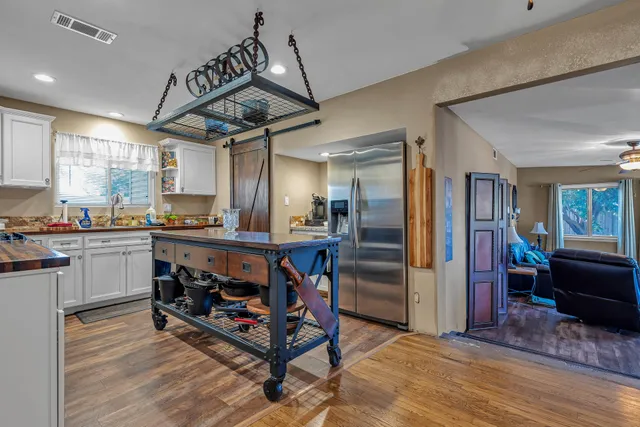 $399,000 | 2010 Athens Avenue, Redding, CA 96001