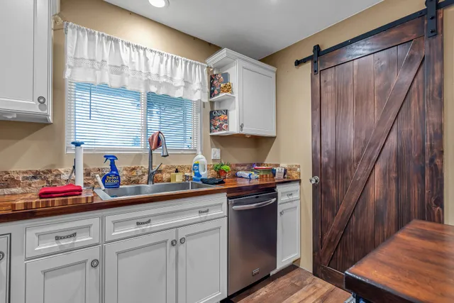 $399,000 | 2010 Athens Avenue, Redding, CA 96001