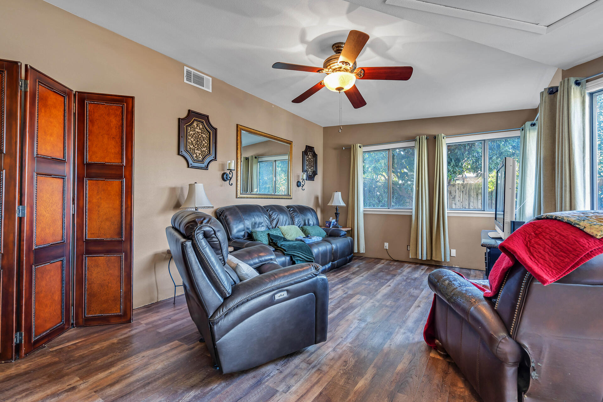 2010 Athens Avenue Redding, CA 96001 - Photo 10 of 40 2010AthensAvenue-41