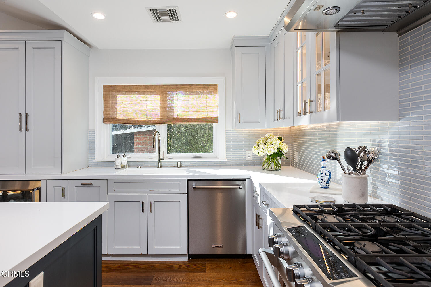 650 Westbridge Place Pasadena, CA 91105 - Photo 11 of 31 a kitchen with a stove a sink and a window