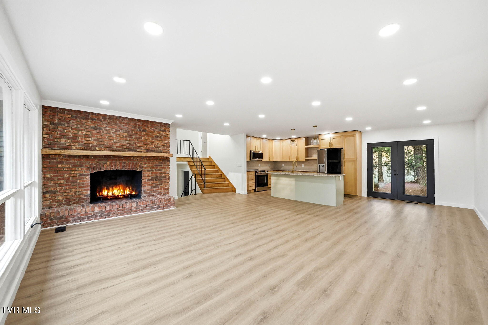 4030 Reservoir Road Kingsport, TN 37660 - Photo 4 of 34 6-web-or-mls-4030 Reservoir Rd-14