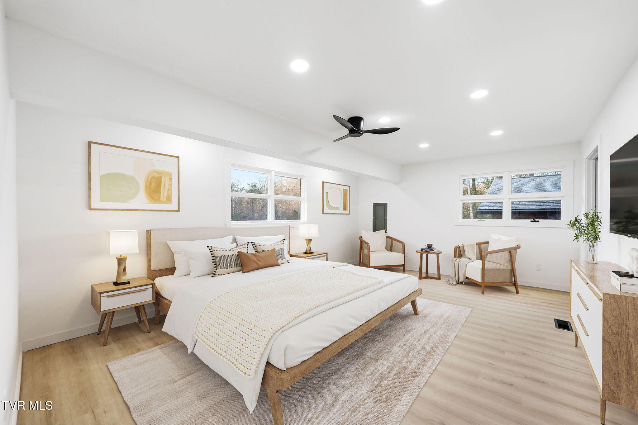 4030 Reservoir Road Kingsport, TN 37660 - Photo 9 of 34 63-web-or-mls-IMG_6134Master bedroom_Fin